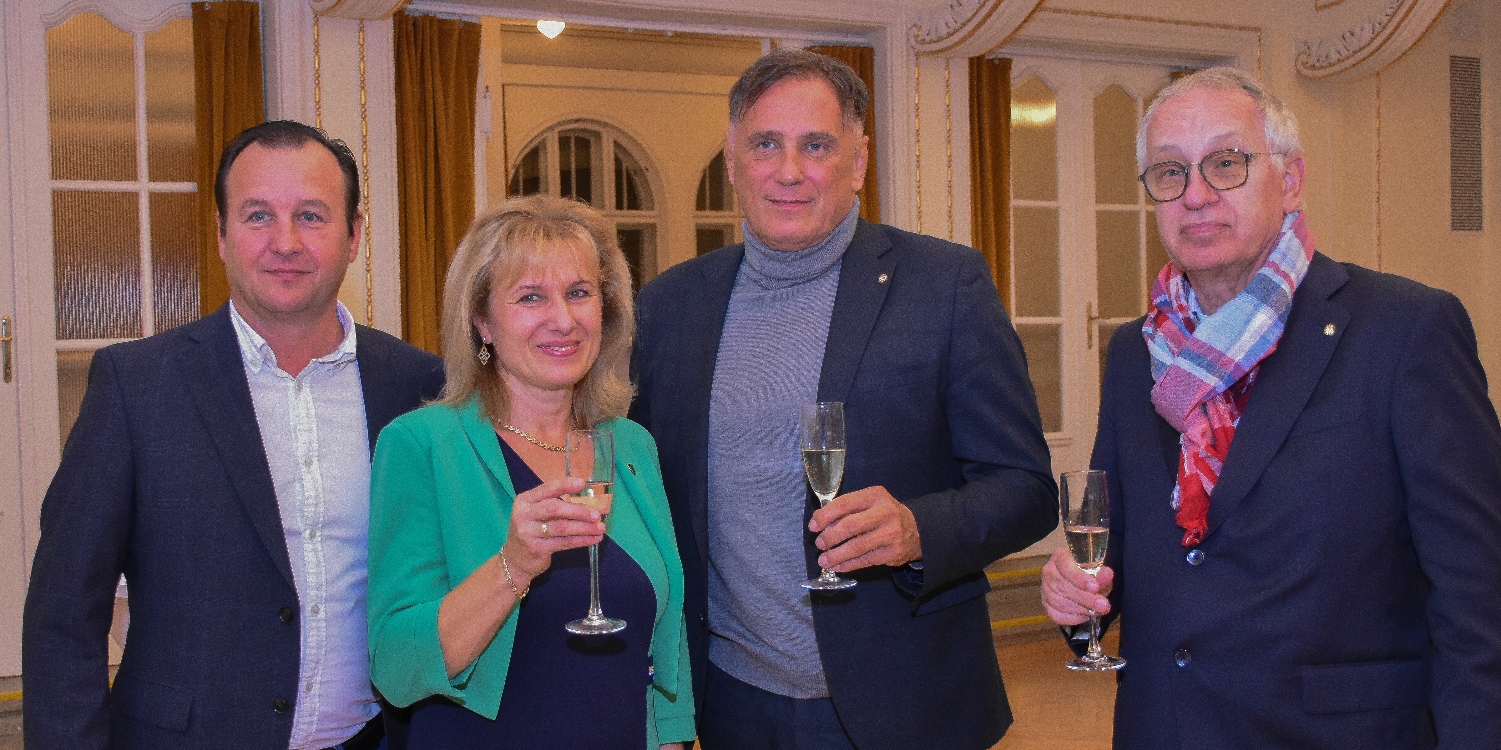 Ünnepélyes fogadással kezdődött a Veterán Birkózó világbajnokság Tatabányán cropped-Ünnepélyes fogadás1.jpg